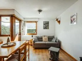 Mountain views and tennis at Megève's gates