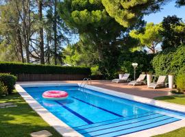 New! Stunning Villa with Pool & Sea Views, hotel i Cabrils