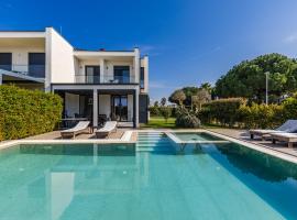 Villa AMMA Pool & Jacuzzi by PikHost, hotel in Draç