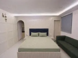 Pink City Pearl Central Studio Stay