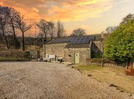 Kilnsey Wellbeing Barn With Hot Tub, Cold Plunge, Pet Friendly, khách sạn ở Kilnsey
