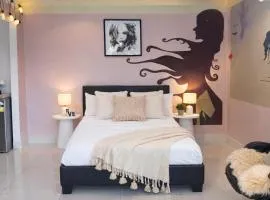 Artistic Studio in Stretton I Close to Shops and Dining