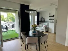 Cozy Bear Apartments with view and parking