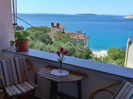 Apartments Julia - Accommodation near the beach