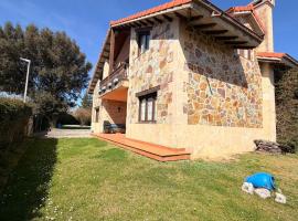 Chalet La Anjana SOMO con Parking, Hotel in Somo
