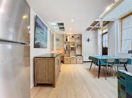 Artist's Loft - Close to Paris-Metro & Quiet, Hotel in Bagnolet