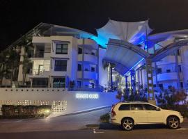 Beach and Breeze، فندق في مولولابا