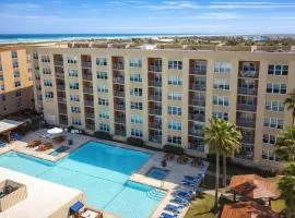 Great Family Condo with EZ Beach Access & SpaceX view Gulfview II #604