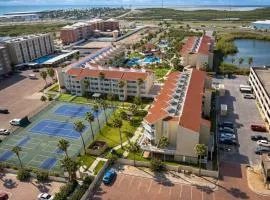 Fresh & Bright 1BR Condo – Pool View & Steps to Beach condo