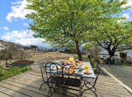 Modern Home for 8 near Crans-Montana - Terrace - Fireplace, hotell i Lens