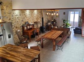 Honey house, air conditioning, stove, pets ok, hotel en Fitou