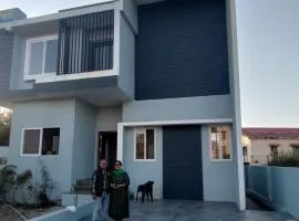 Oasis Fun Villa - Pet Friendly Cafe