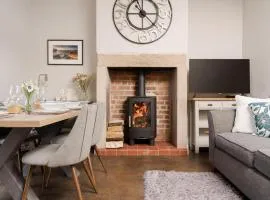 Stylish cottage sleeps 6 in the centre of Bakewell
