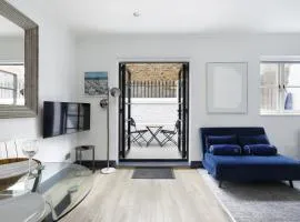 Brighton courtyard boutique