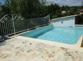 Le Cigalou gîte calme proche Gorges de l' Ardèche & piscine