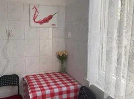 Przytulne mieszkanie na spokojny nocleg w pobliżu metra Kondratowicza, 22 minuty metrem do Stadionu Narodowego, samodzielne zameldowanie ,wystawiamy faktury dla firmy KSeF