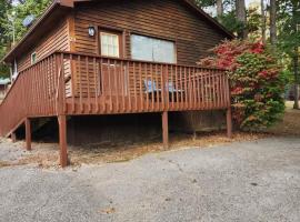 One Bedroom Cozy Cabin #23 on Patoka Lake in Southern Indiana, hotel Tunneltonban