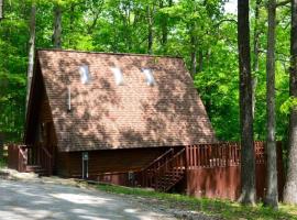 A-Frame Cabin #6 with Hot Tub on Patoka Lake in Southern Indiana, Hotel in Seymour