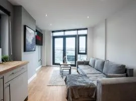 Modern Leeds City Pad Prime Location Balcony Sleeps 4