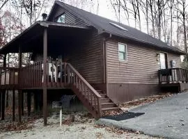 Deluxe Cabin #11 with Hot Tub on Patoka Lake in Southern Indiana