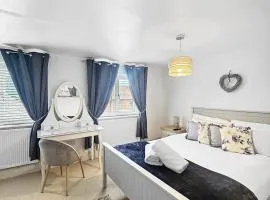 4 bedroom house Sleeps 8 Bottesford Amaya 22