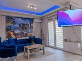 Couples Apartment with Jacuzzi - Near the Lake