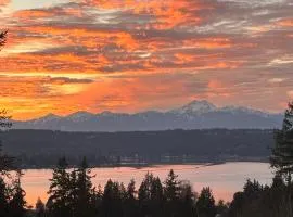 Water & Mountain Views - Family & Pet Friendly