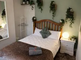 Cosy Bee - Freemantle Solent Lodge