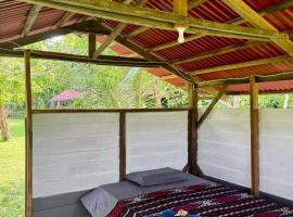 The Ridge Surf Lodge, hotel v destinaci Biha