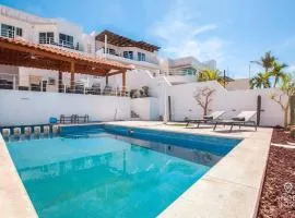 Private Terrace BBQ Pool Walk to Beach