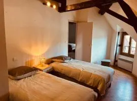 Levroux - maison 4-6 pers - cour privee