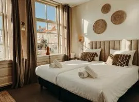 Multi-bedroom stay 9 Rooms near Beach