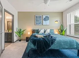 3BR King Bed Balcony North Raleigh