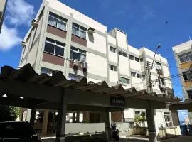 Hospedagem confortável próximo a ufba, praia, comercio e zoológico