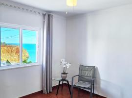 CASINHA DE BENAGIL - Beach & Sea View, hotel a Lagoa