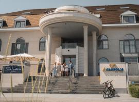 Acropolis - Luxury Appartments I Hotelservice and parking: Middelkerke şehrinde bir otel
