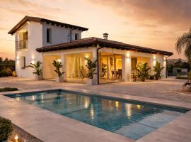 Villa Kalia Luxury by HDSalento, Hotel in Aradeo