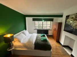 1970s Mid-Century Home with Iconic Bedrooms