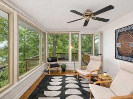 Private Riverside Retreat، فندق في أبيلتون