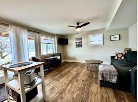 Charming 1 bedbath Suite in waterfront Cottage, hotell sihtkohas Somers
