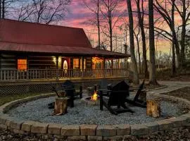 Mountain Escape Hot Tub, Fire Pit & Arcade