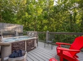 Dog Friendly Mountain Retreat, Hot Tub, Game Room, Hotel in Sevierville
