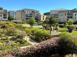 Lovely apartment in a residence with a pool!
