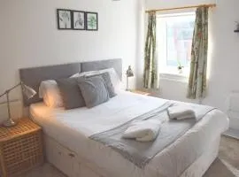 Cathedral View, Spacious City Centre, One Bedroom Flat - Chichester Holiday Properties