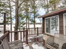 Waterfront Leech Lake Cabin with Boat Dock and Lift, Hotel in Walker
