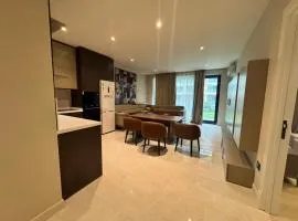 Sea Breeze Park Residence 2, Family Apartment with Terrace