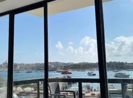 A&R 3 Bedrooms Seafront Apartment with Valletta&Harbour View - Sliema Ferry
