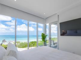 Luxury 2BS Oceanfront Condo at The Reef, Hotel in Palm/Eagle Beach