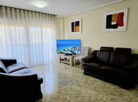 Entire Apartment near Valencia - 2 Bedrooms & 2 Bathrooms, hotel i Paterna