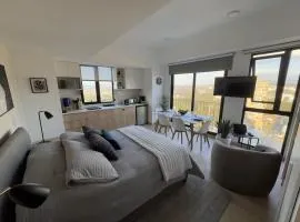 Bright Loft in the Heights with Panoramic View